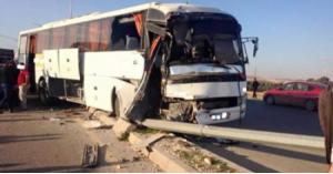 27 إصابة اثر تدهور حافلة في عمان