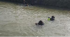 وفاة شخص اثر تعرضه للغرق في قناة الملك عبدالله.. صور