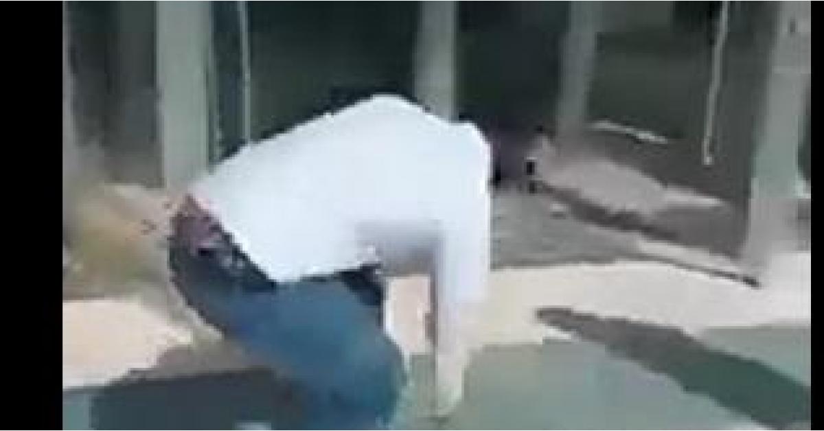 بعد وفاة الطالب الشخانبة مجهولون يحطمون مبان في جامعة الإسراء - فيديو