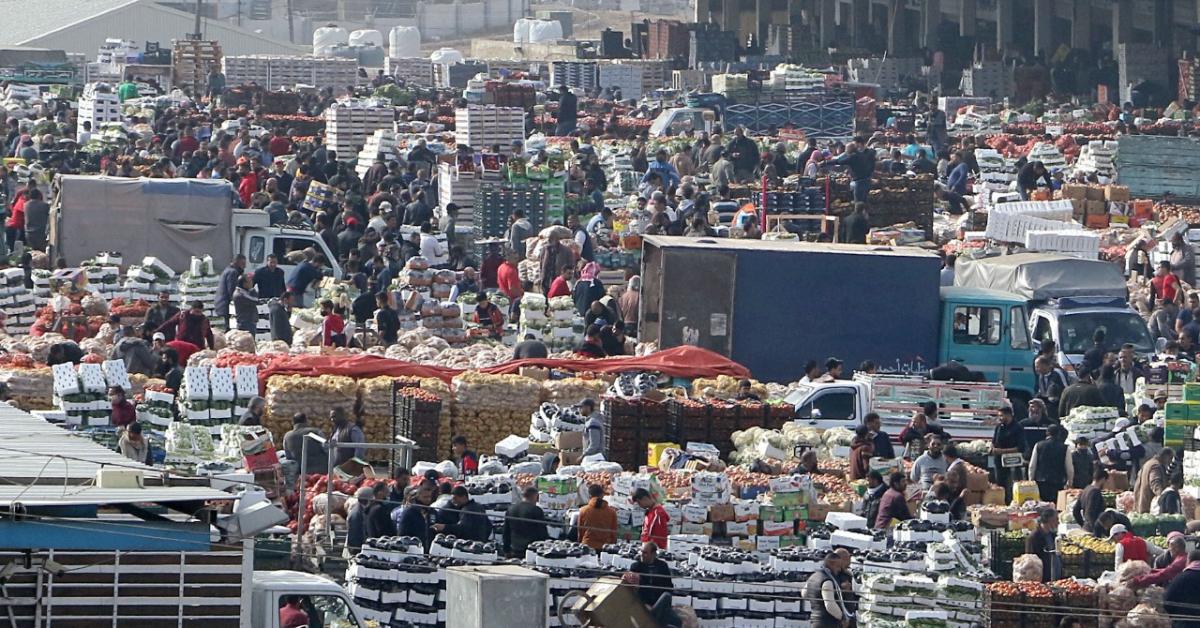 10 آلاف شخص تواجدوا في السوق المركزي اليوم خلال 4 ساعات بعد الحظر