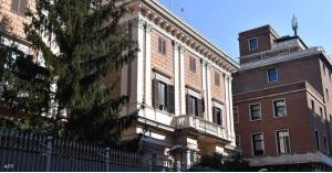 فضيحة التجسس.. إيطاليا تطرد موظفَين في السفارة الروسية