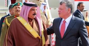 ملك البحرين: نقف مع الأردن