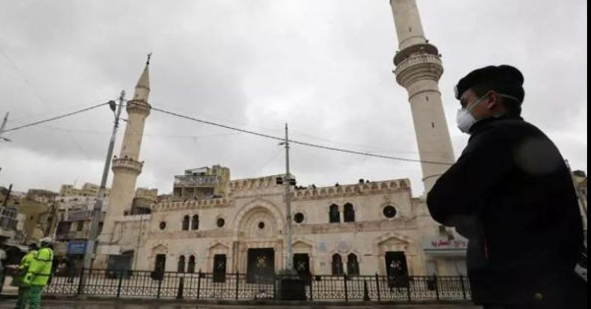 نواب يطالبون بتقليص الحظر وفتح المساجد في رمضان