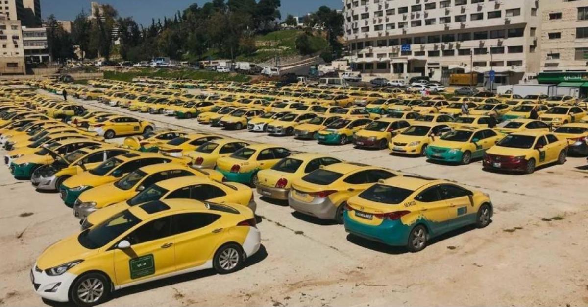 تسليم 1500 مفتاح تاكسي لرئاسة الوزراء