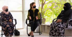 الملكة رانيا تلتقي عدداً من أصحاب المشاريع المدرة للدخل