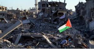 انتشال 9 شهداء بينهم طفلة من تحت الأنقاض بغزة