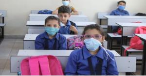 الصحة العالمية توصي بإجراء فحوصات كورونا في المدارس