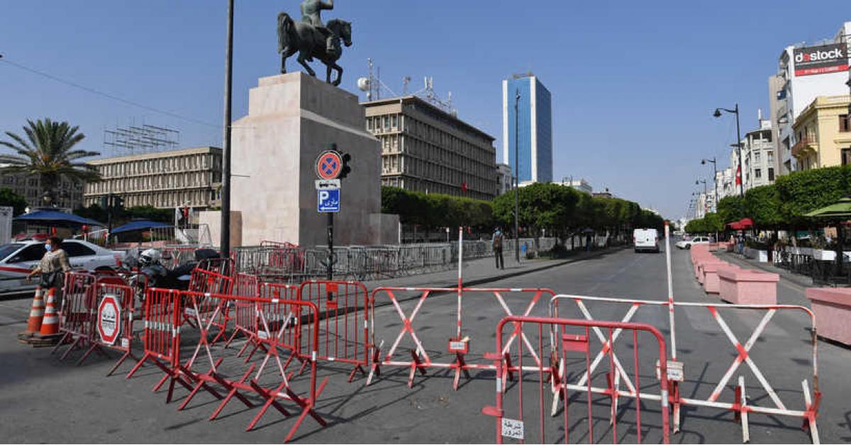 إقالة عدد من كبار المسؤولين في تونس
