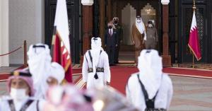 أمير قطر يعبر عن سعادته بلقاء الملك