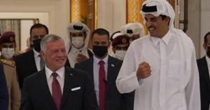 الملك يغرد عن زيارته إلى قطر
