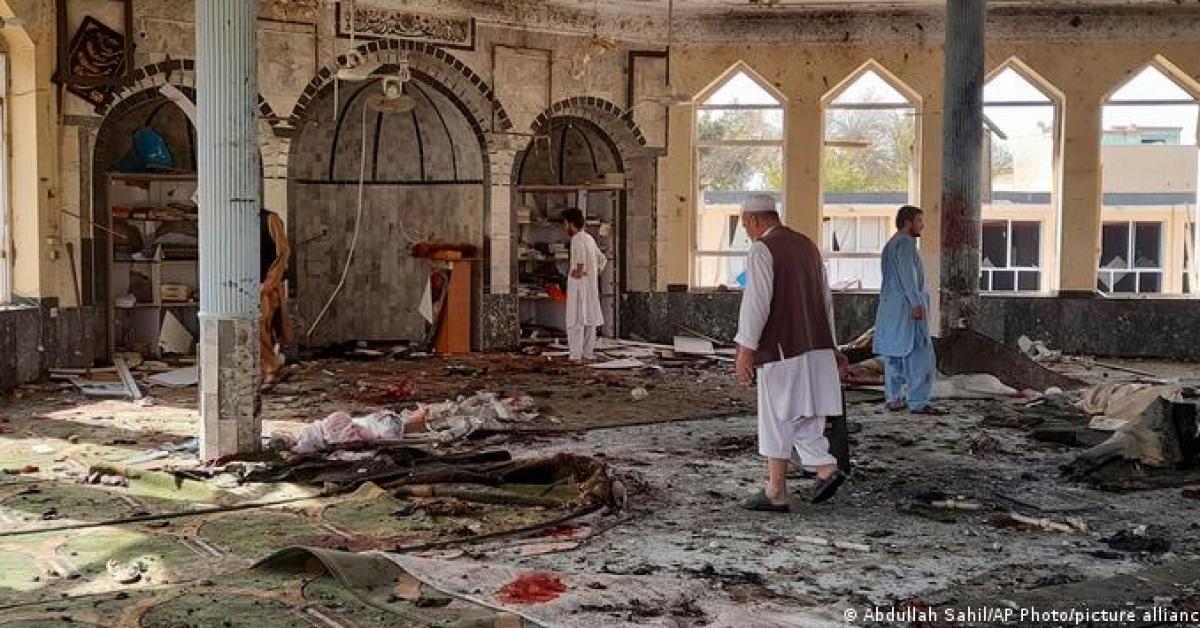 عدد كبير من الضحايا في انفجار داخل مسجد شيعي بقندهار