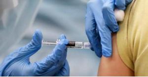 نسبة تطعيم الأردنيين لا تُعجب الحكومة