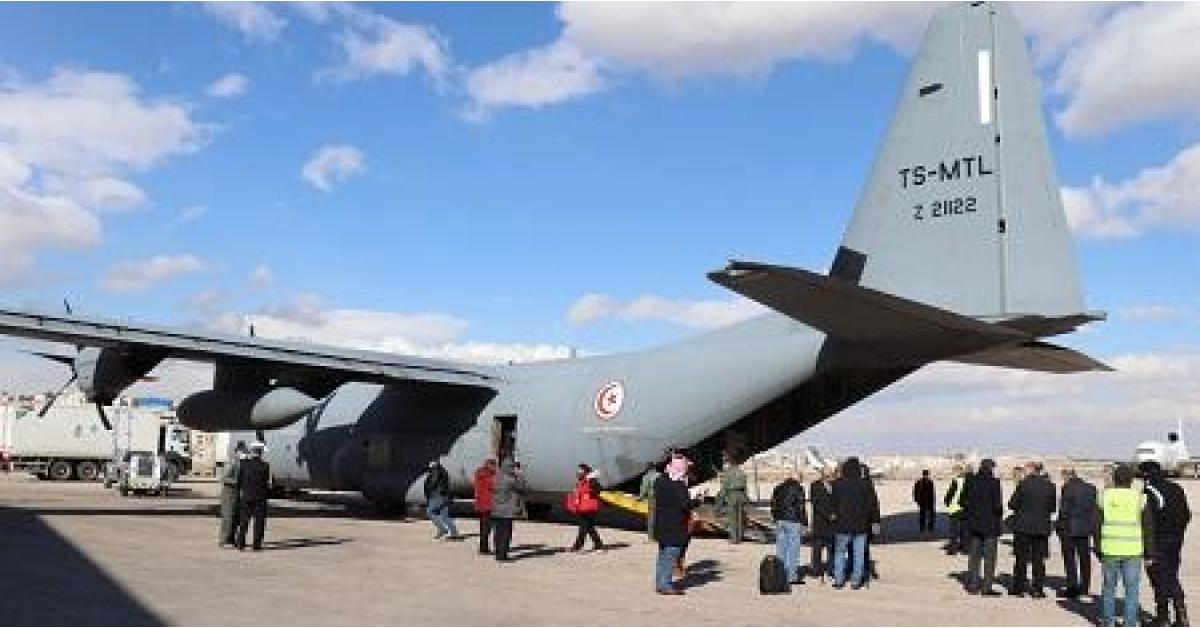 الأردن يستقبل طائرة مساعدات تونسية لصالح فلسطين