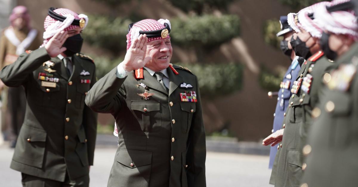 الملك يزور القيادة العامة للقوات المسلحة