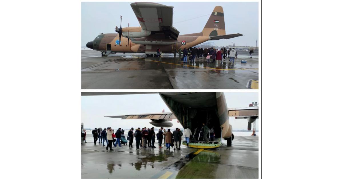 طائرة إخلاء المواطنين الأردنيين القادمين من أوكرانيا عبر رومانيا في طريقها إلى الأردن