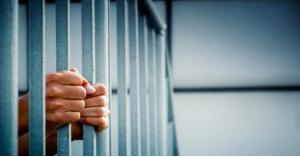 حبس 3 موظفين بمختبرات خاصة 6 أشهر لتلاعبهم بنتيجة فحوصات كورونا