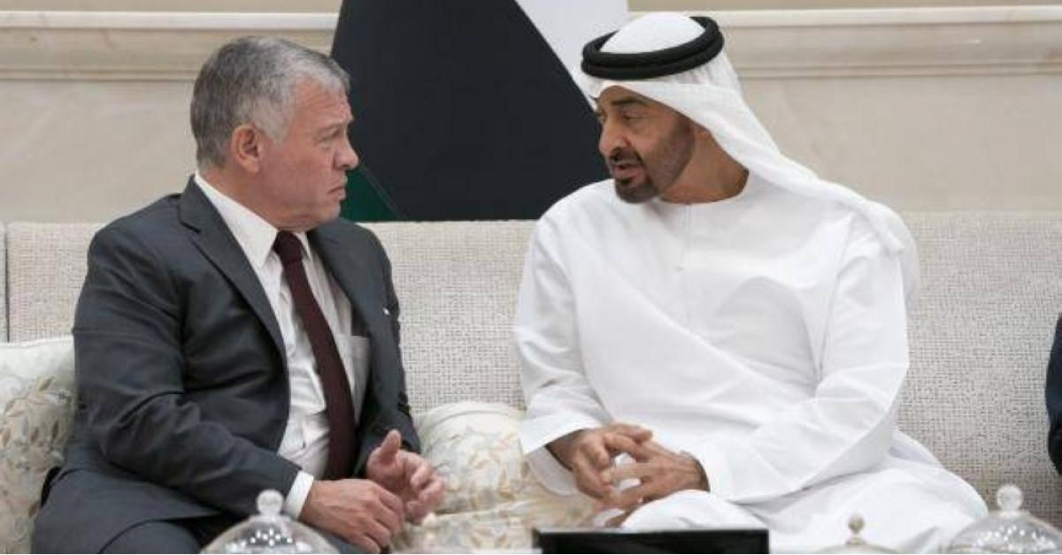 الملك يقدم العزاء لرئيس دولة الإمارات بوفاة الشيخ خليفة