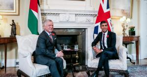 الملك يعقد لقاء مع رئيس الوزراء البريطاني