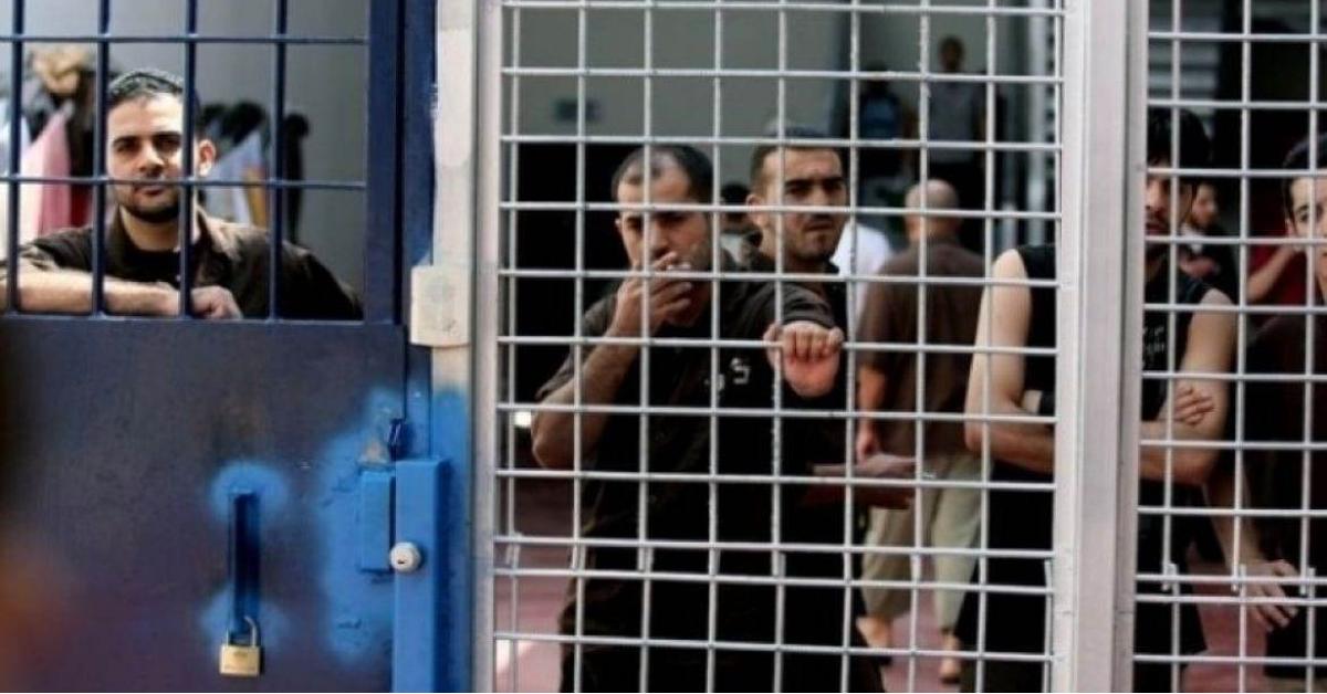 الاحتلال يحتجز أكثر من 370 جثمانا بسجون الموتى