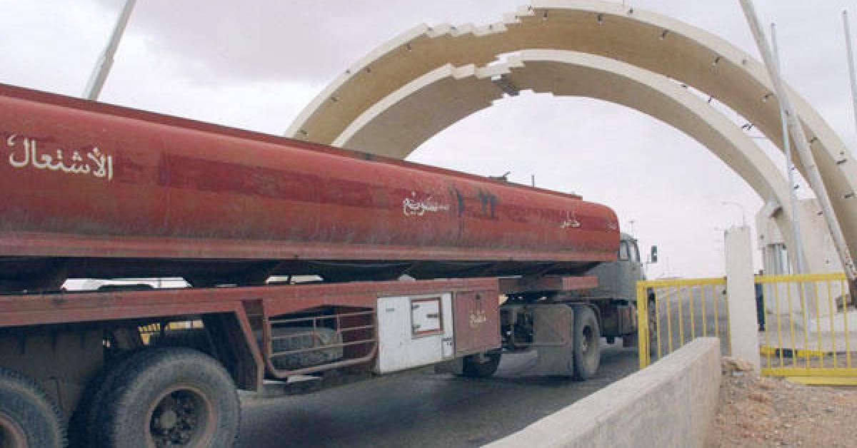 السيطرة على تسريب بنزين من صهريج بالأردن