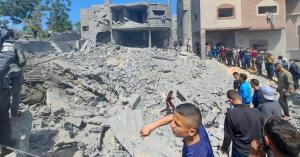 طيران الإحتلال يشن غارة جوية على بيت لاهيا بشمال غزة