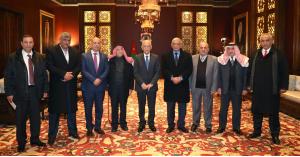 رئيس الديوان الملكي الهاشمي يلتقي وفدين من مبادرة عزوة وطن وجمعية الوفاق الخيرية