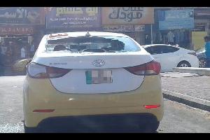 حطم مجهولون، اليوم السبت، 5 مركبات عمومية (سرافيس) داخل مجلس عمان في مدينة إربد، دون وقوع إصابات