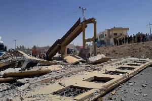 سقوط جسر مشاه على الطريق الصحرواي في منطقة ضبعه
