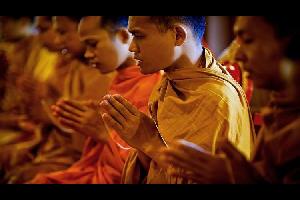 ألقت الشرطة التايلاندية القبض على راهب بوذي سابق متهم بقتل فتاة بالغة من العمر 18 عاما، أثناء ممارسة طقوس لطرد الأرواح الشريرة من جسدها.