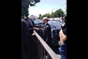 رئيس الوزراء الدكتور عمر الرزاز يلتقي مجموعة المواطنين المعتصمين أمام مجلس النواب للمطالبة بالعفو العام