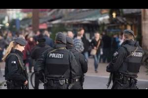إصابة 14 شخصاً في هجوم بالسلاح الأبيض في مدينة لوبك الألمانية