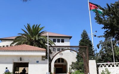 السماح لموظفي القطاع العام بالعمل خارج أوقات الدوام الرسمي وفق ضوابط