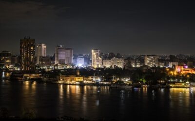 استئناف محادثات غزة بالقاهرة مع تزايد المعاناة تحت وطأة الحرب الإسرائيلية