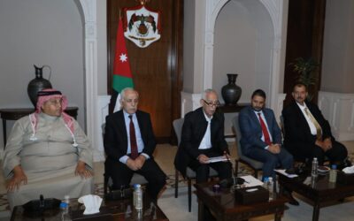 رئيس الديوان الملكي يلتقي متقاعدين عسكريين ووفدا من أبناء عشيرة آل عبادة