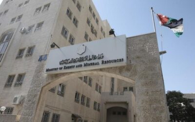 وزير الطاقة: لا حديث حاليا عن التعرفة الكهربائية