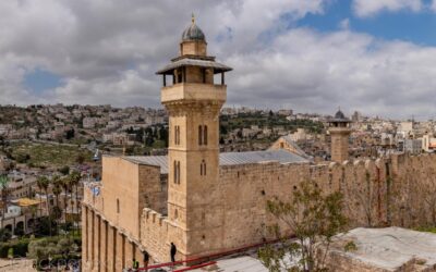 الاحتلال يرفض تسليم الحرم الإبراهيمي للفلسطينيين لأحياء ليلة القدر