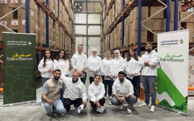 موظفو البنك الأردني الكويتي يشاركون في حملة تعبئة الطرود الغذائية مع تكية أم علي لدعم الأسر العفيفة خلال شهر رمضان
