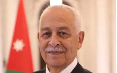 العيسوي ينقل للوزير الأسبق ارشيدات تمنيات الملك وولي العهد له بالشفاء العاجل