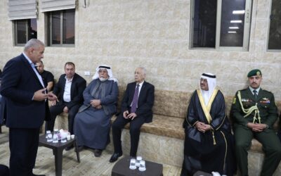 مندوبا عن الملك وولي العهد.. العيسوي يعزي عشيرة الصمادي