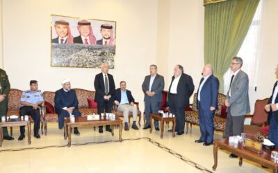 مندوبا عن الملك وولي العهد.. العيسوي يعزي آل فراج وعشيرة النوافعة