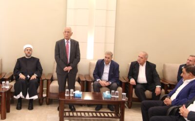 مندوبا عن الملك وولي العهد. العيسوي يعزي آل العواد وآل عباد