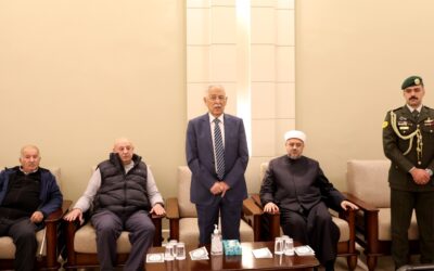 مندوبا عن الملك وولي العهد.. العيسوي يعزي عشيرة البطاينة