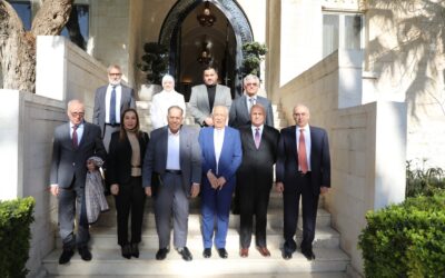 رئيس الديوان الملكي يلتقي وفدا من جماعة عمان لحوارات المستقبل