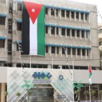 من الاستقلال إلى رؤية التحديث …. قطاع التجارة والخدمات يعزز نمو الاقتصاد الوطني