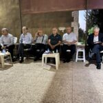 اجتماع هيئة خريجي كلية الحسين في منزل الطراونة