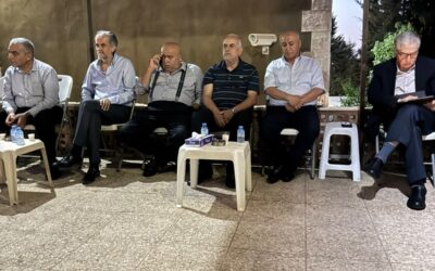 اجتماع هيئة خريجي كلية الحسين في منزل الطراونة