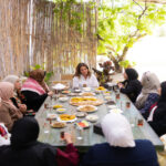 الملكة رانيا العبدالله تزور جمعية أصايل بدر الخيرية وتلتقي سيدات من المجتمع المحلي