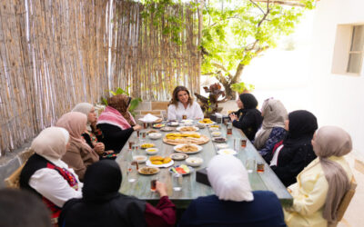 الملكة رانيا العبدالله تزور جمعية أصايل بدر الخيرية وتلتقي سيدات من المجتمع المحلي