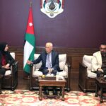 رئيس الديوان الملكي يلتقي وفدا من أبناء عين الباشا ومخيم البقعة