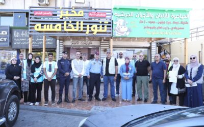 «نحو عقبة خالية من البلاستيك».. توزيع 100 ألف كيس ورقي مجانًا على المنشآت الغذائية